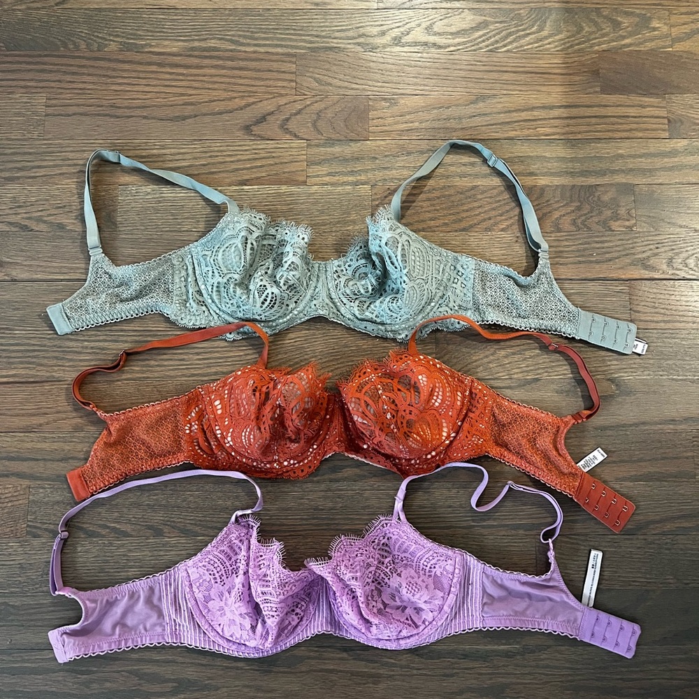 Victoria’s Secret Dream Angels Push Up Bra 32DD, set of 3.